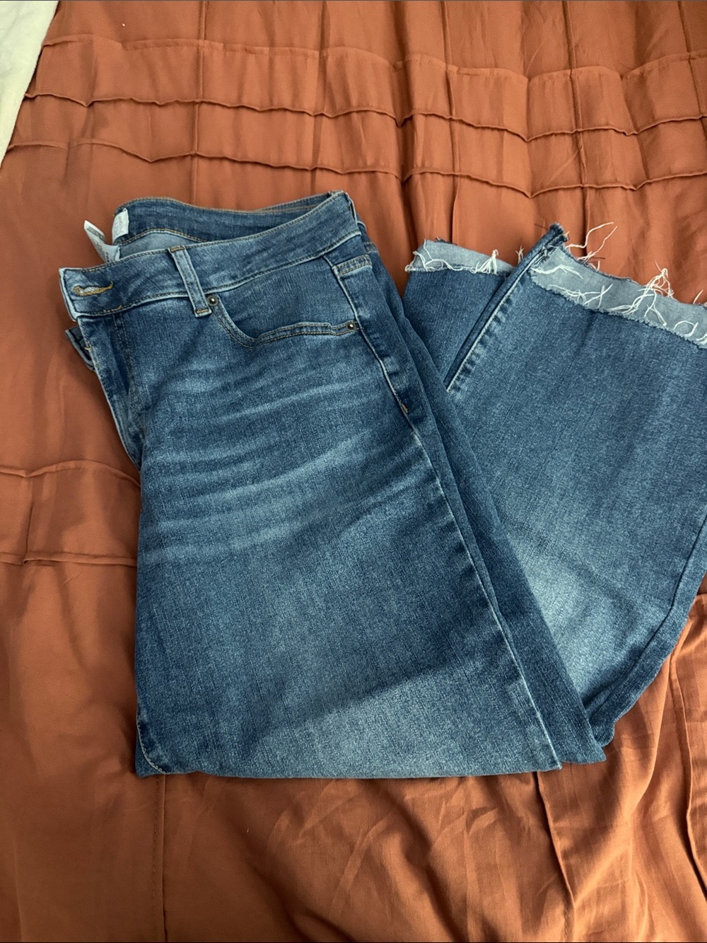 Time and Tru Women's Blue Wide-Leg Raw-Hem Jeans